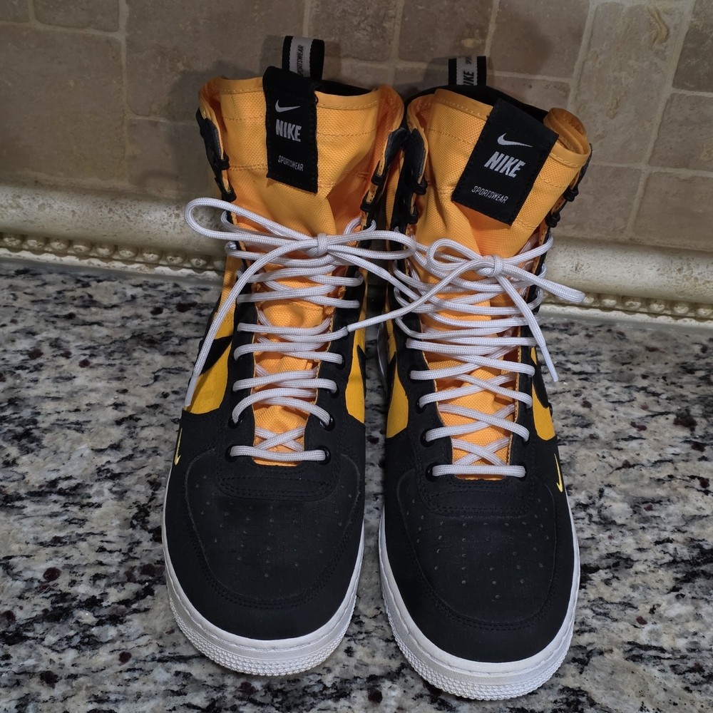 Nike Men's Black and Yellow High-Top Sneakers